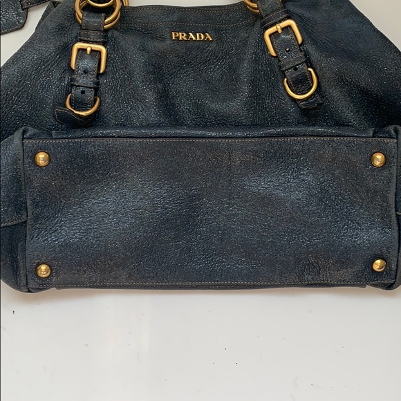 Prada purse - Picture 4 of 10